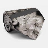 Lentbloem zwart en wit stropdas (Opgerold)