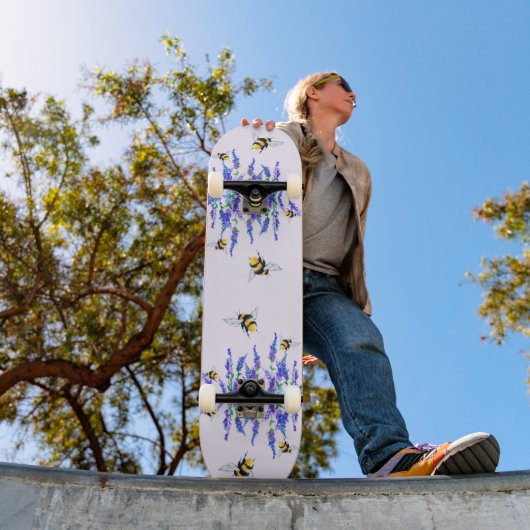 Lentbloemen en bijen die vliegen persoonlijk skateboard (Buiten 1)