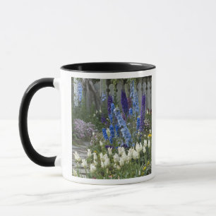 Lente bloemen langs een tuinpad, Georgia Mok