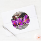 Lente bloemen schilderen ~ Gedoneerd in Geheugen v Ronde Sticker (Envelop)