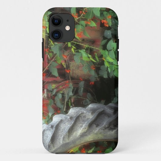 Lente bloemen versieren een oude tractor. Case-Mate iPhone case (Achterkant)