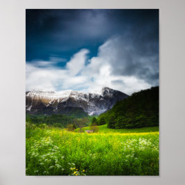 Lente bloemenveld onder berg Krn Poster