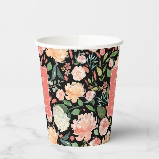 Lente blozen bloemstuk op een op maat gemaakte kle papieren bekers (Links)