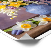 Lente Boeket van Vrolijke Daffodils Tulpen Teacup Poster (Hoek)