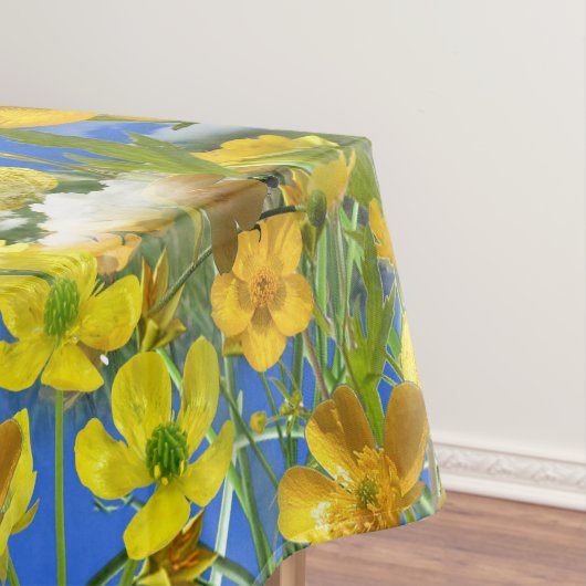 Lente Butercup bloemen in de wolken Tafelkleed (Voorbeeld)