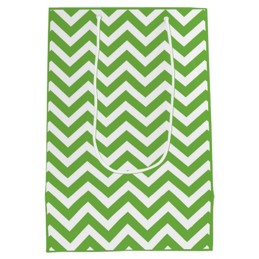 Lente groen & witte Chevron-huwelijksverjaardag Medium Cadeauzakje (Achterkant)