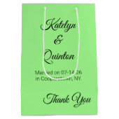 Lente Groen & Zwart in Elegantie: Bruiloft Medium Cadeauzakje (Achterkant)