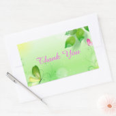 Lente groene achtergrond met roze vlinder rechthoekige sticker (Envelop)