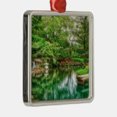 Lente groene reflecties metalen ornament (Rechts)