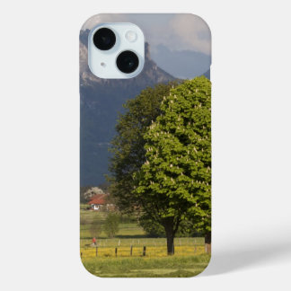 Lente in de bergen iPhone 15 case