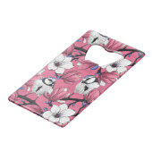 Lente in roze creditkaart flessenopener (Voorkant Gekanteld)