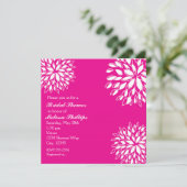 Lente Modern Hot Roze & Wit Bloemen Uitnodiging (Staand voorkant)