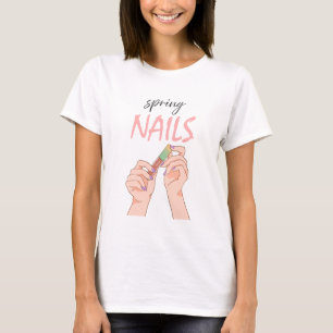 Lente nagels – Glanzende stijl T-shirt
