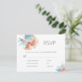 Lente perzik en blauw moderne bloemen bruiloft RSVP kaartje (Staand voorkant)