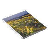 Lente wildbloemen in overvloed bij de Tom Notitieblok (Schuin)