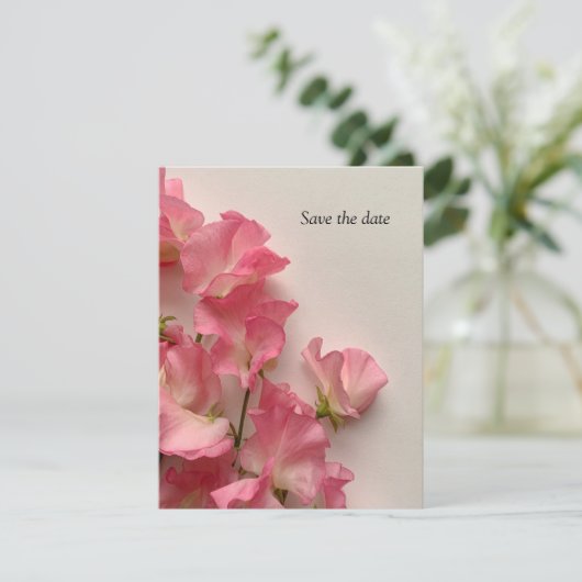 Lente zoete erwten in roze save the date (Staand voorkant)