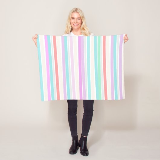 Lentekleuren in strepen fleece deken (In situ)