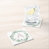 Lentekrans met pioen en aanpasbare letter kartonnen onderzetters (Insitu)