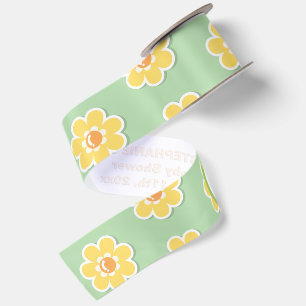 Lentemadeliefjes op pastel lichtgroen satijnen lint
