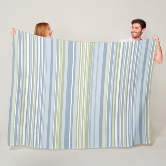 Lenteregen en Tropisch Blauw Gestreepte Fleece Deken (In situ)