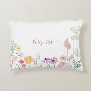 Lentetuin met wilde bloemen   Gepersonaliseerd Accent Kussen