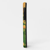 Lentetulpen bloeien voor oude schuur. Case-Mate iPhone case (Achterkant/links)