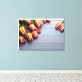 Lentetulpen voor Valentijnsdag Canvas Afdruk (Insitu (Houten vloer))