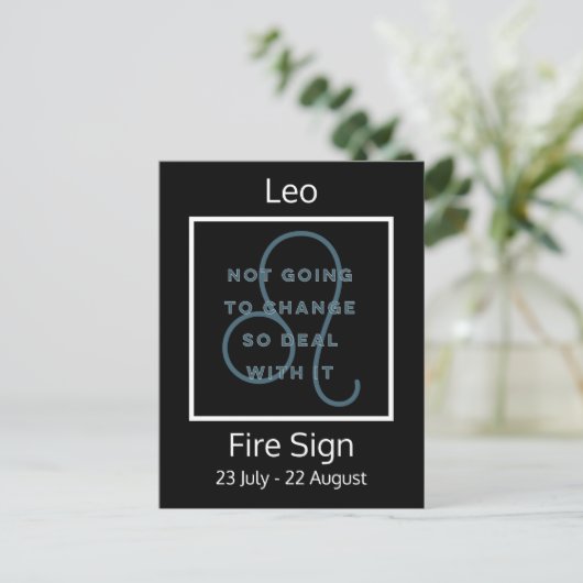 Leo Zodiac Sign Fun Quote in Blue and White Briefkaart (Staand voorkant)