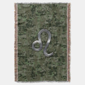 Leo Zodiac Sign on Green Digital Camo Deken (Voorkant Verticaal)