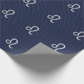 Leo Zodiac Sign on Navy Blue Carbon Fiber Print Cadeaupapier (Hoek)