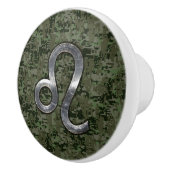 Leo Zodiac Sign on Olive Green Digital Camo Keramische Knop (Rechts)