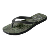 Leo Zodiac Sign on Olive Green Digital Camo Teenslippers (Schuin)
