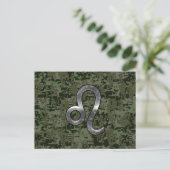 Leo Zodiac Symbol op Woodland Digital Camo Briefkaart (Staand voorkant)