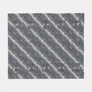 Leo Zodiac Symbool in Silver Steel Style Fleece Deken