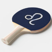 Leo Zodiac Symbool op Navy Blue Carbon Print Tafeltennisbatje (Voorkant Gekanteld)