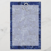 Leo Zodiac Symbool op Navy Blue Digital Camo Briefpapier (Voorkant)