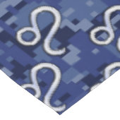 Leo Zodiac Symbool op Navy Blue Digital Camouflage Tafelkleed (Gekanteld)