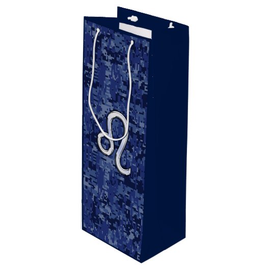 Leo Zodiac Symbool op Navy Blue Digital Camouflage Wijn Cadeautas (Voorkant Gekanteld)