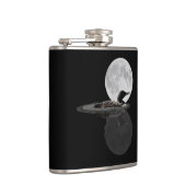 Leon slikt in de Drink van het maanlicht Heupfles (Rechts)