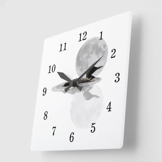 Leon zwemt in de moonlichte wandklok (Hoek)