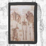 Leonardo da Vinci's menselijke anatomie skelet Bot Drievoud Portemonnee<br><div class="desc">Studie van Skeletons (c. 1510) door kunstenaar Leonardo da Vinci (1452-1519) is een schilderij van Renaissance Era in de kunstwetenschappen. Een tekening met verscheidene skeletten van een gezond menselijk lichaam uit een paar uitzichten ribben, de ribben, armen, benen, dijken, tibia, bekkenbeen, wervelkolom, enz. Een geweldig design voor iedereen op medisch...</div>