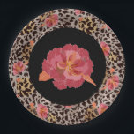 Leopard Animal Print en Roze Flowers op Black Papieren Bordje<br><div class="desc">Een bijzonder leuk ontwerp van hete roze bloemen en zwarte luipaarden op een taupe achtergrond en een grote roze bloem in het midden op zwart, perfect voor verjaardagsfeestjes, vrijgezellenfeesten, baby showers, trouwdouches of voor een accent op uw thuisdecor en tafelgerei. Zie COÖRDINERENDE uitnodigingen en andere artikelen in onze winkel —>...</div>