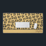 Leopard Cheetah Animal Print Aangepaste Cursieve N Bureaumat<br><div class="desc">Dit is een Cheetah Leopard Animal Print Custom Cursive Name Desk Mat!</div>