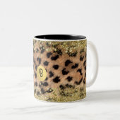 Leopard Cheetah Animal print Gold Glitter Monogram Tweekleurige Koffiemok (Voorkant rechts)