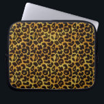 Leopard Fur Print Animal Patroon Laptop Sleeve<br><div class="desc">Het ontwerp van deze trendy laptophoes is voorzien van een splotted leopard print met zwarte vlekken op een oranje-gele gouden vacht. Haal de wilde kat in je met dit coole feliene ontwerp. Het is de perfecte gedurfde,  originele zoektocht naar dierenvrienden. Bekijk onze winkel voor overeenkomende objecten.</div>