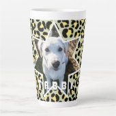 Leopard geel zwart foto gepersonaliseerd latte mok (Voorkant)