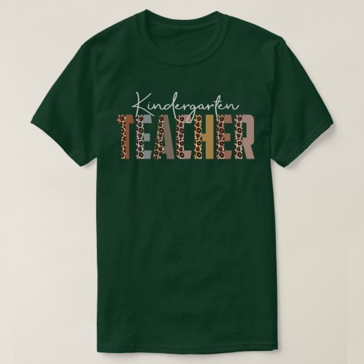 Leopard Kindergarten Teacher Funny Job Title Schoo T-shirt (Design voorkant)