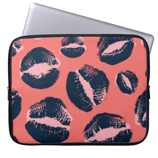 Leopard Kiss: Lippenstift Mode Print Laptop Sleeve (Voorkant)