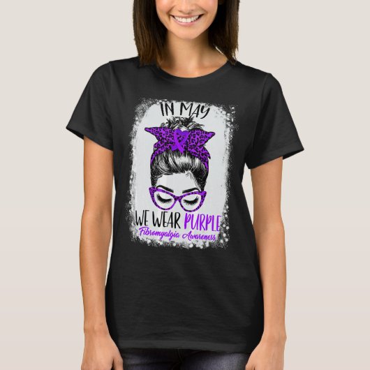 Leopard Messy Bun May We Draag Paarse fibromyalgie T-shirt (Voorkant)