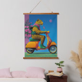 Leopard on Wheels: een stijlvolle rit, Hangend Wandkleed (Slaapkamer)